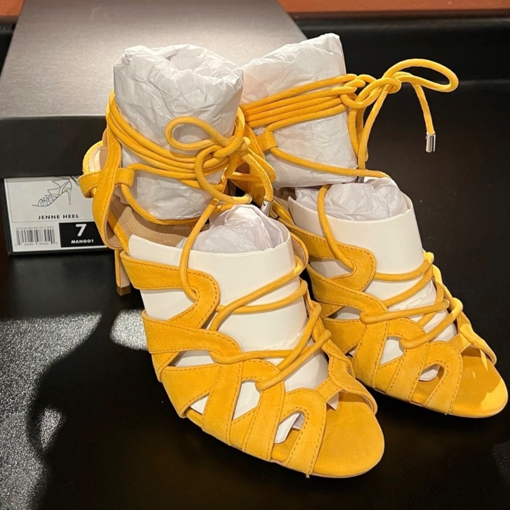 Banana Republic Women's Peep Toe Jenne Suede Heel Mango Yellow Size 7 - Picture 5 of 7